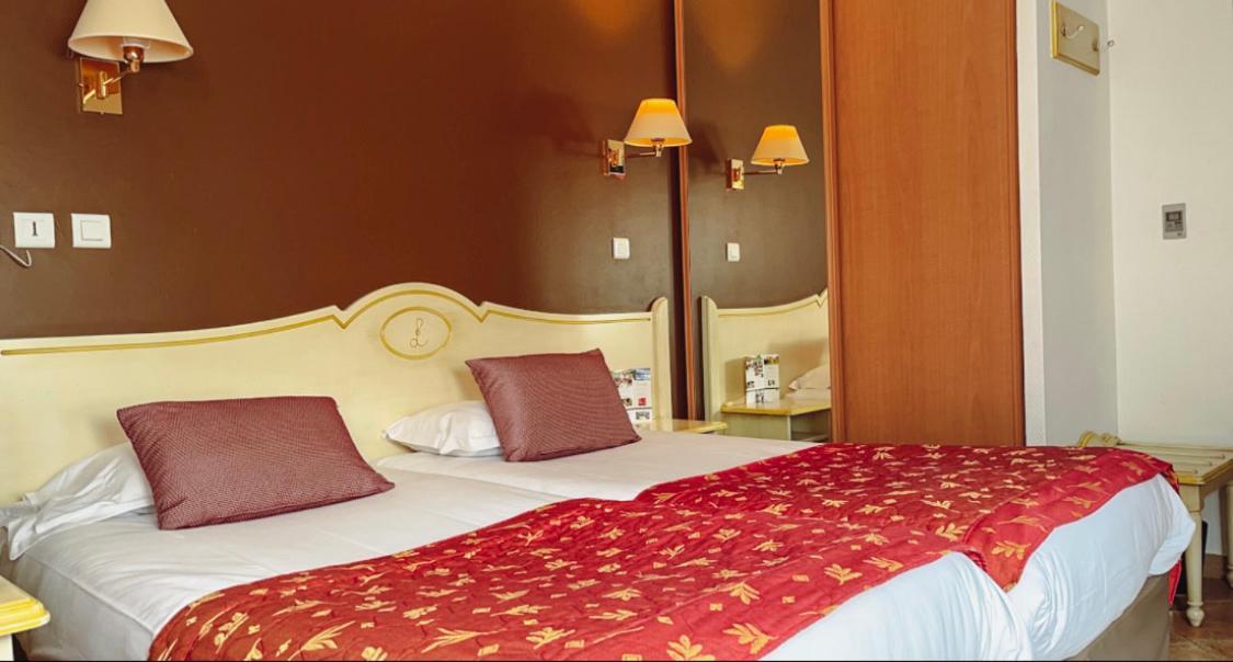 Logis Hotel & Restaurant L'Etape Bouc Bel Air - Gardanne エクステリア 写真
