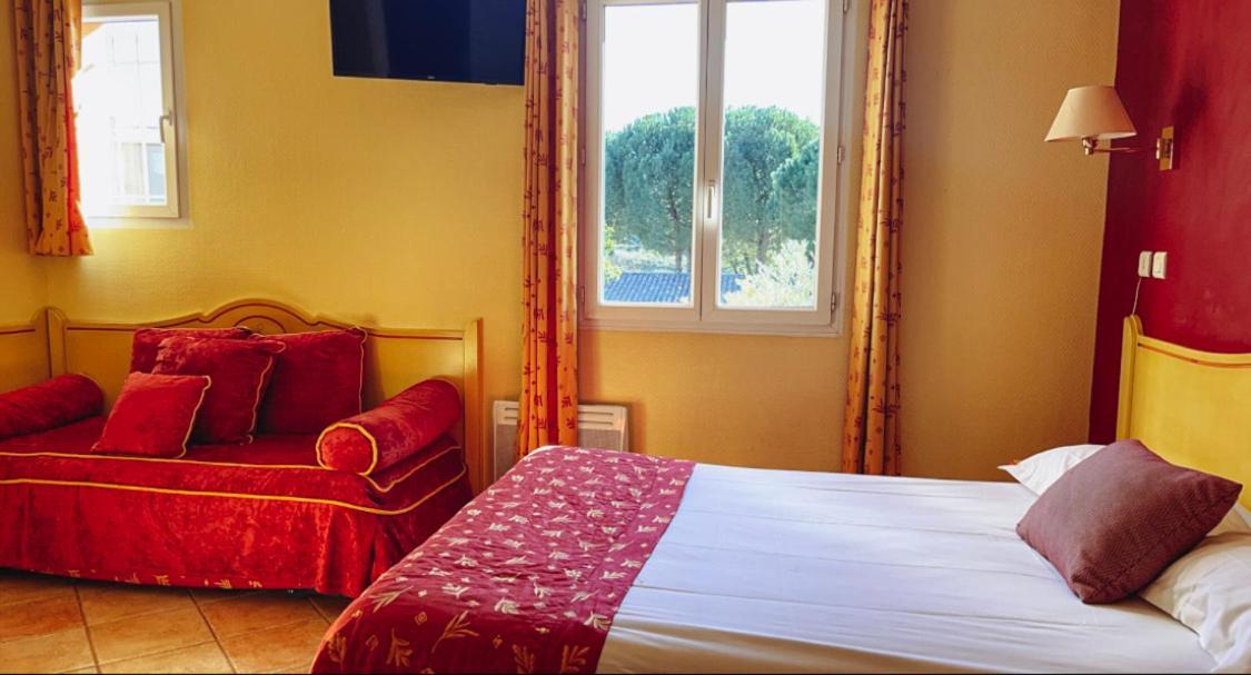 Logis Hotel & Restaurant L'Etape Bouc Bel Air - Gardanne エクステリア 写真
