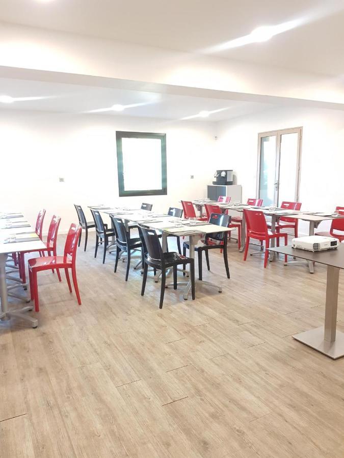 Logis Hotel & Restaurant L'Etape Bouc Bel Air - Gardanne エクステリア 写真