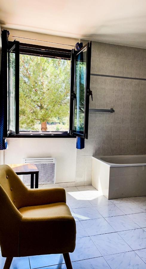 Logis Hotel & Restaurant L'Etape Bouc Bel Air - Gardanne エクステリア 写真