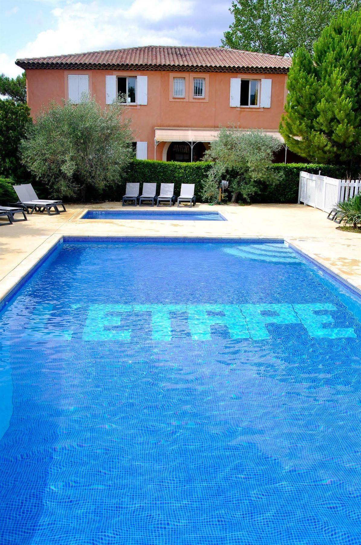 Logis Hotel & Restaurant L'Etape Bouc Bel Air - Gardanne エクステリア 写真