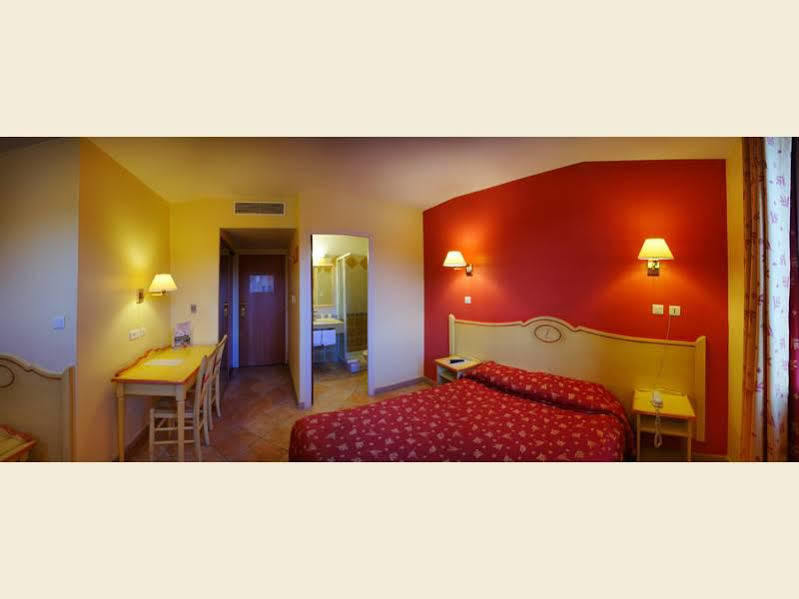 Logis Hotel & Restaurant L'Etape Bouc Bel Air - Gardanne エクステリア 写真